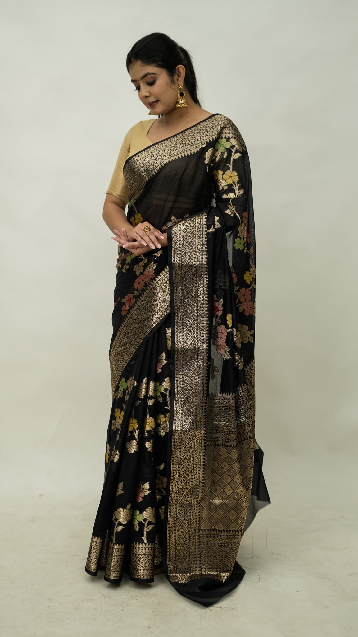 Semi Georgette Floral Zari Saree