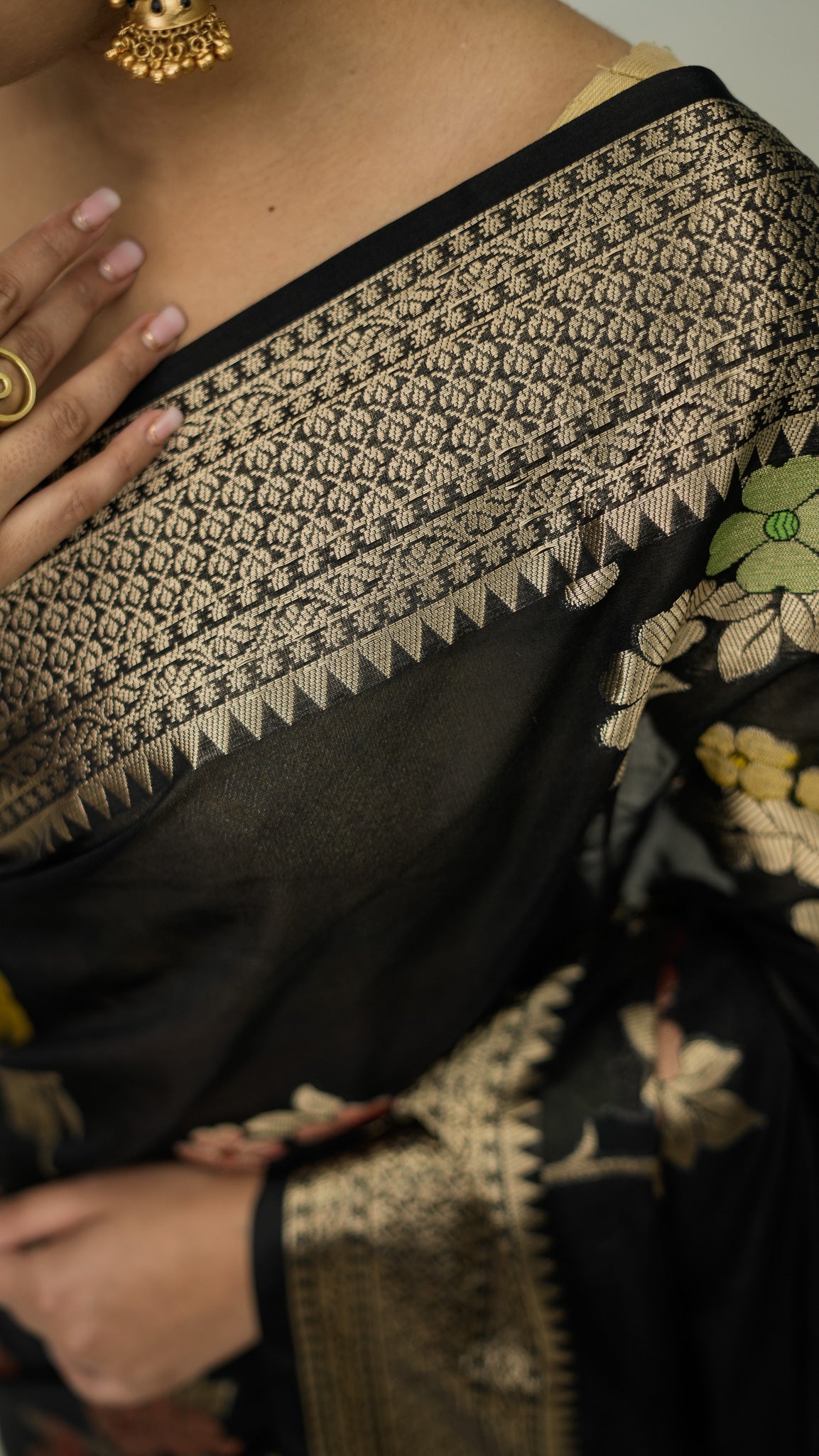 Semi Georgette Floral Zari Saree